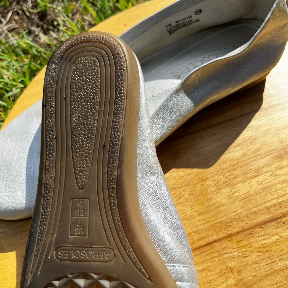 AEROSOLES 5pair Women’s Sz 7 Flats - White, Silver, Burgundy, Olive, Yellow - Picture 5 of 12